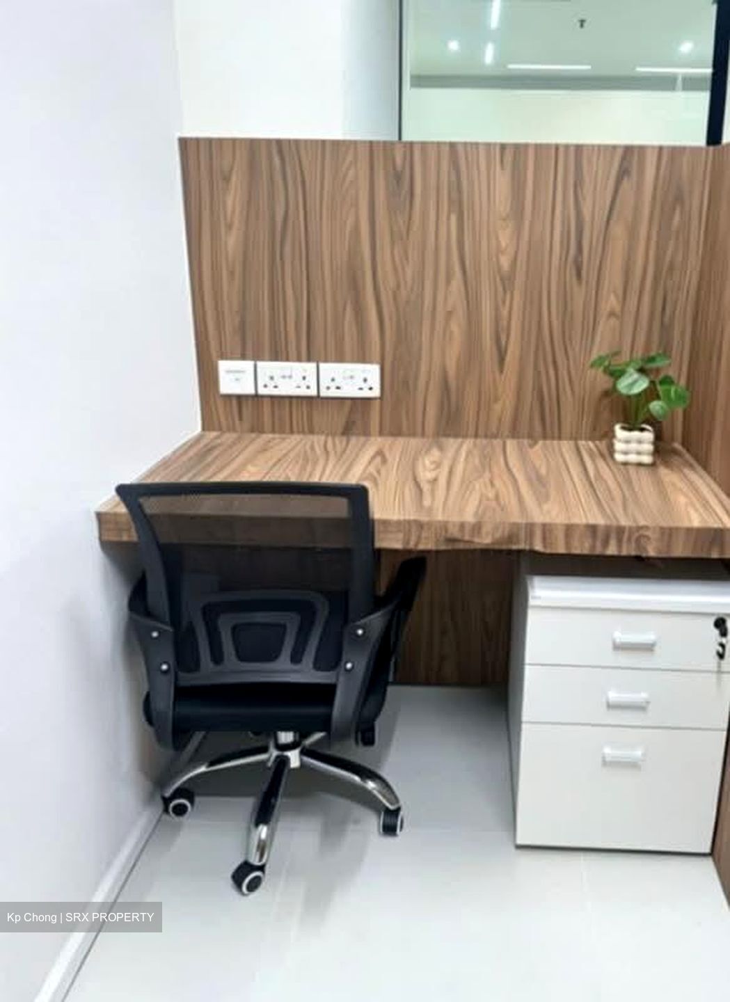 International Plaza (D2), Office #553689301